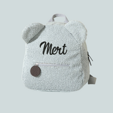 Lade das Bild in den Galerie-Viewer, "Personalisierter Teddyrucksack mit gesticktem Namen - Einzigartiges Accessoire für Kinder"