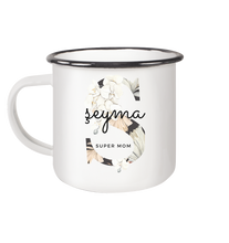 Lade das Bild in den Galerie-Viewer, Emaille Tasse - Floral Design Monogramm Super Mom Becher